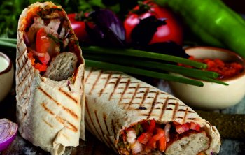 Люля-кебаб из говядины завернутый в лаваше