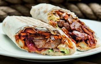 Шашлык из курицы завернутый в лаваше